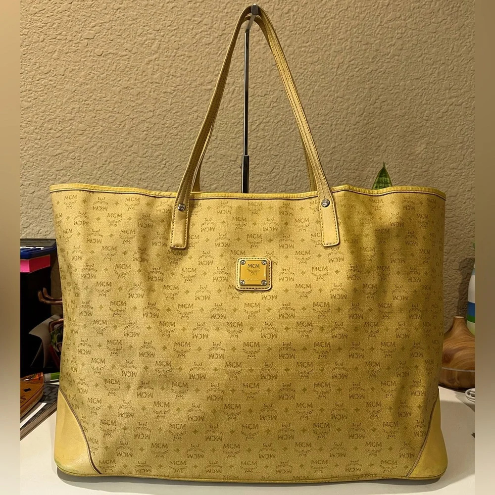 MCM Jumbo Shopping Tote Bag